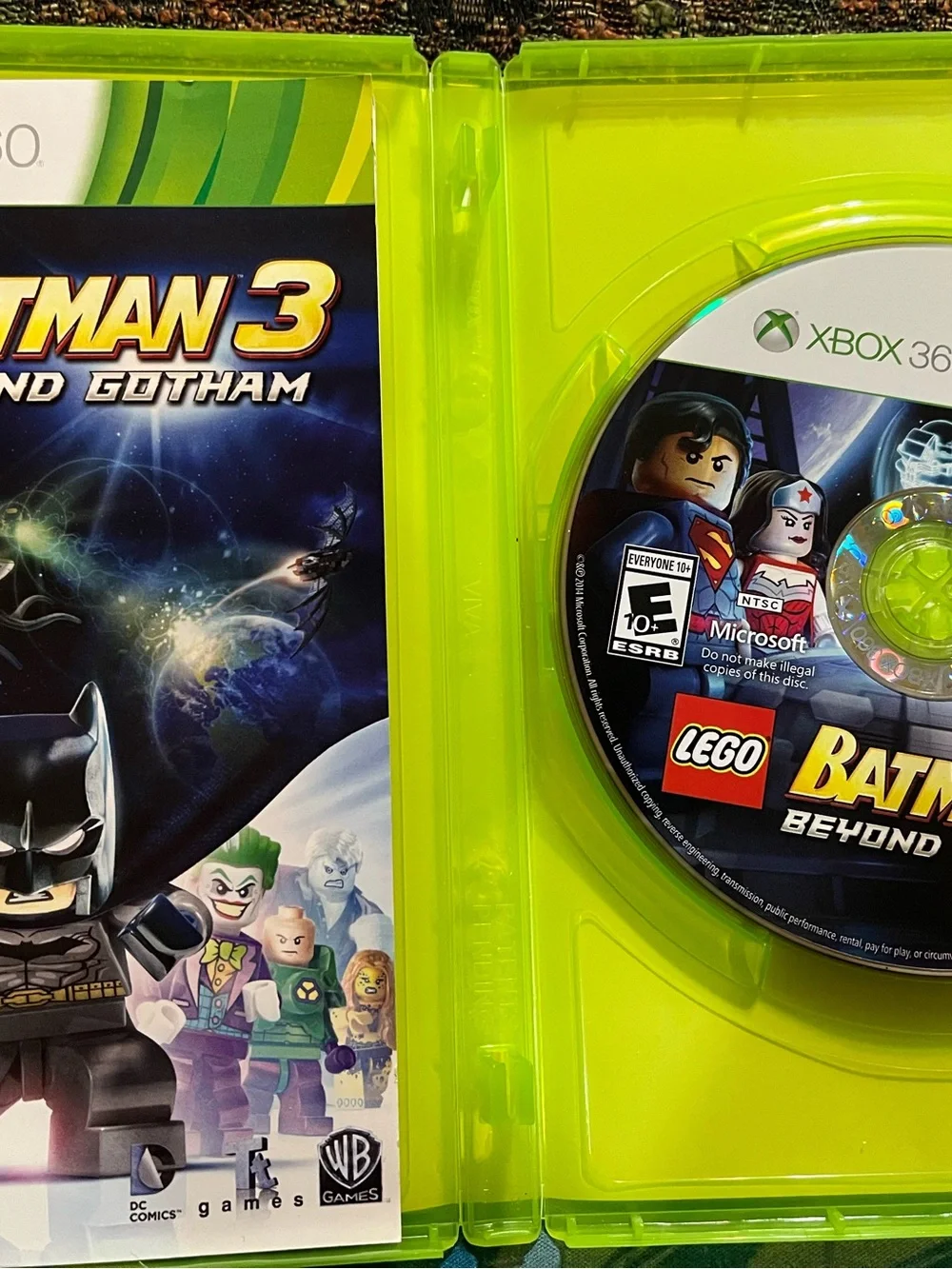 Microsoft Xbox 360 LEGO Batman 3 Beyond Gotham - Green Case